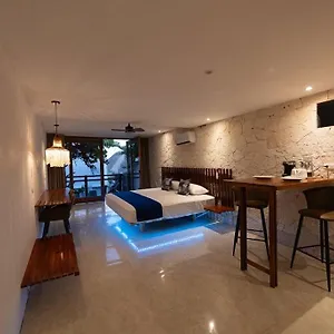 Retiro Maya Suites Hotel