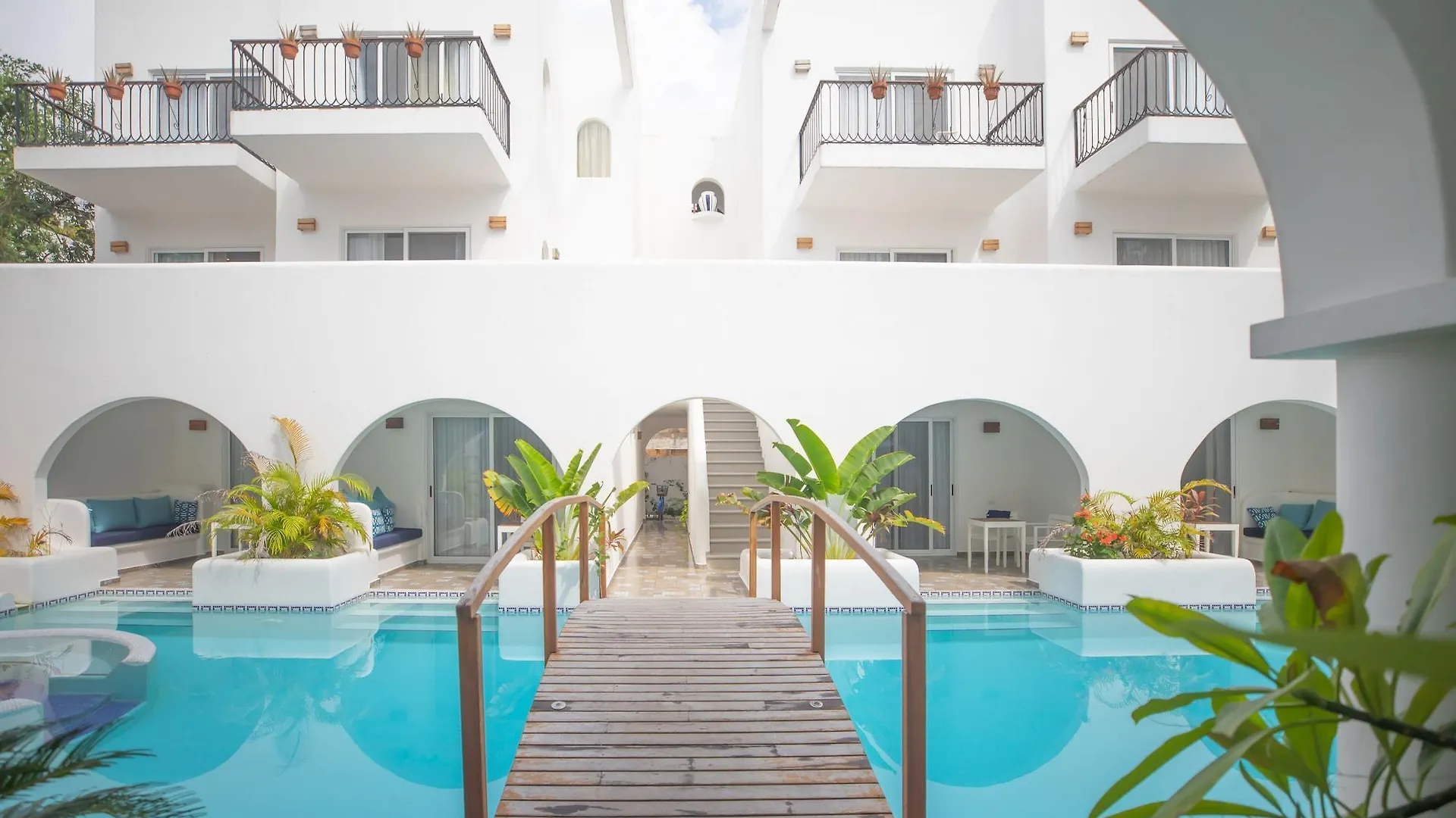 Mediterraneo Hotel Tulum contacts